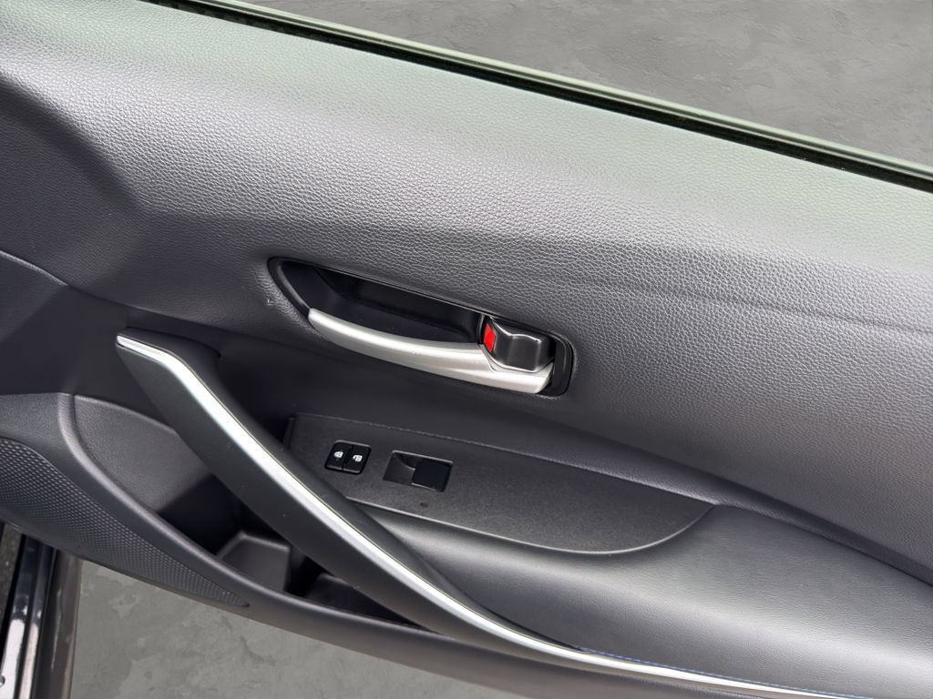 Used 2021 Toyota Corolla SE FWD image 18