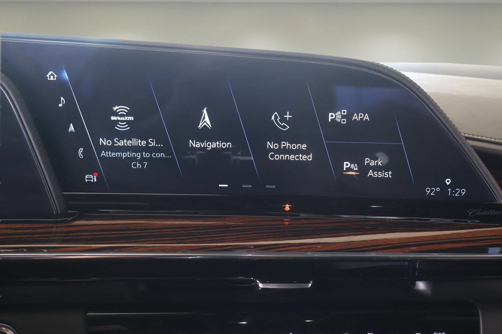 Used 2021 Cadillac Escalade Premium Luxury RWD image 22