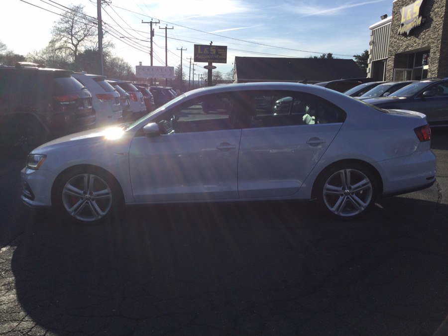 Used 2017 Volkswagen Jetta GLI FWD image 11
