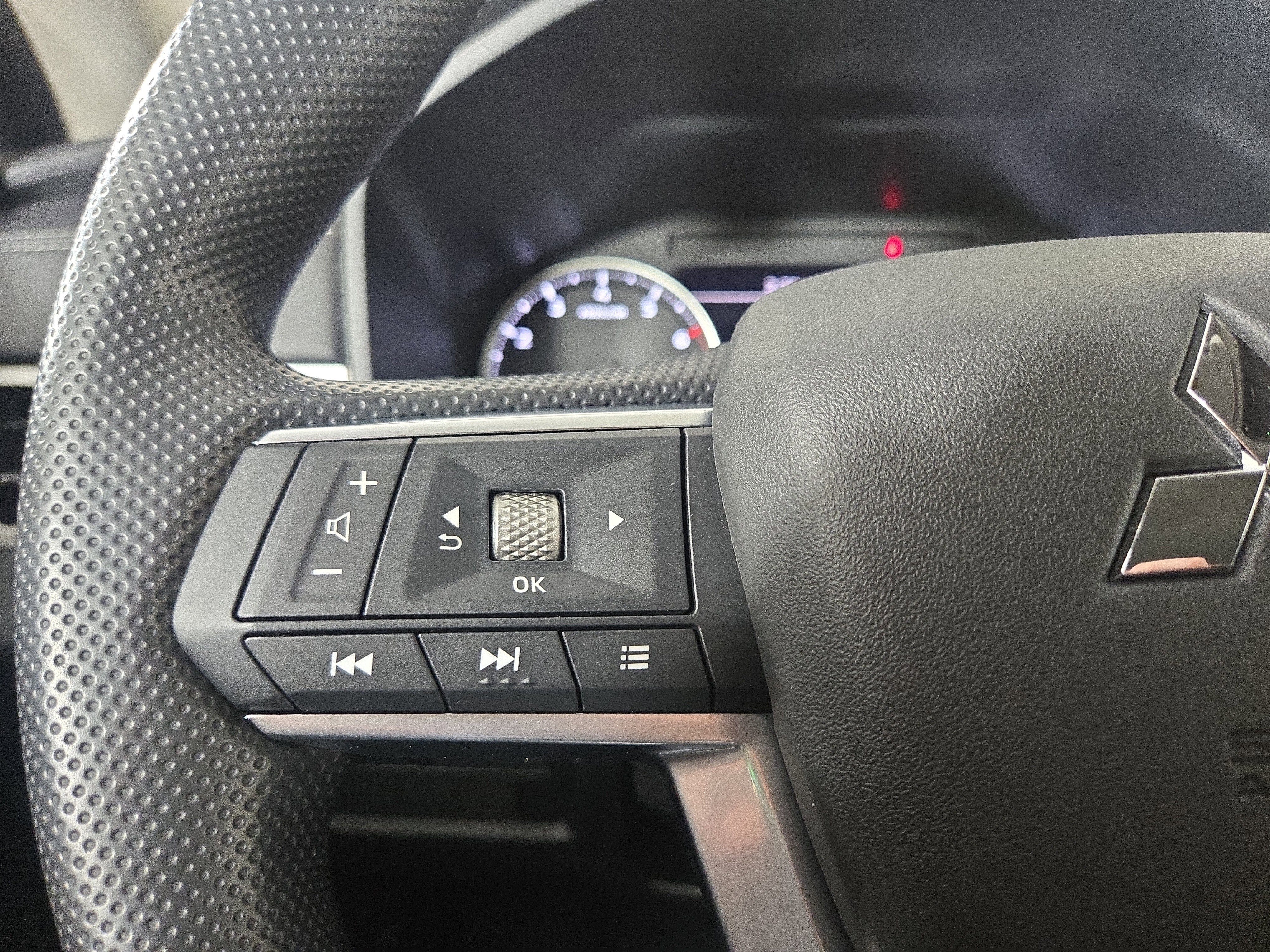 New 2026 Mitsubishi Outlander ES FWD image 14