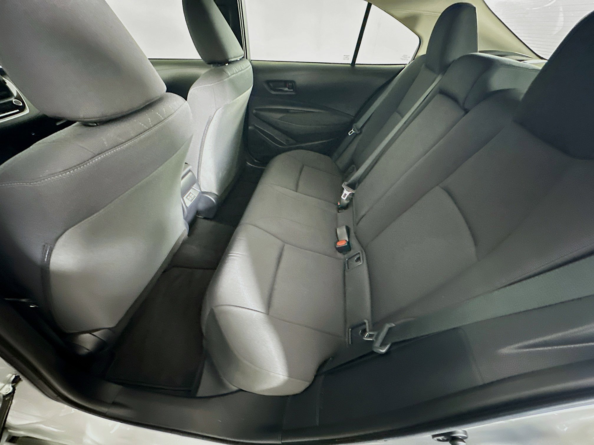 Used 2025 Toyota Corolla LE image 26