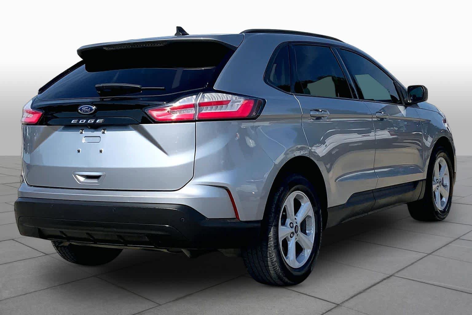 Used 2021 Ford Edge SE FWD image 12
