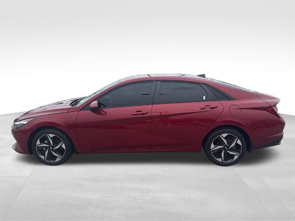 Used 2023 Hyundai Elantra SEL w/ Convenience Package FWD image 2