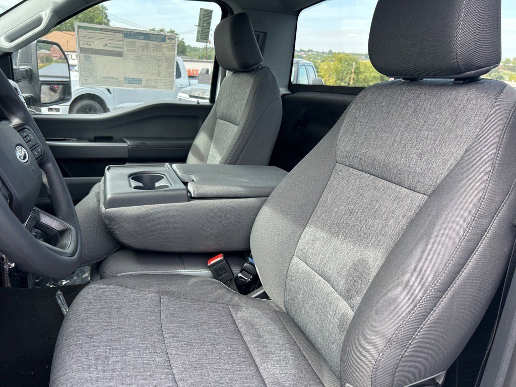 New 2026 Ford F250 XL image 4