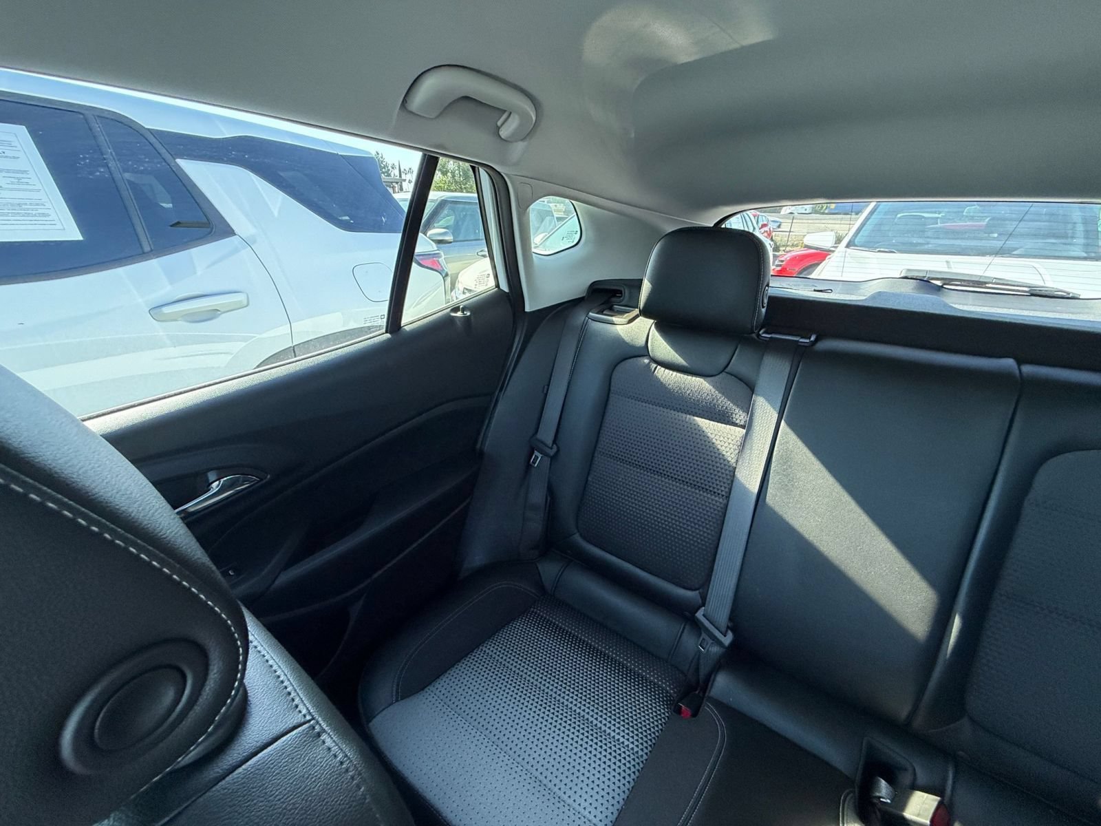 Used 2025 Chevrolet Trax LT FWD image 37