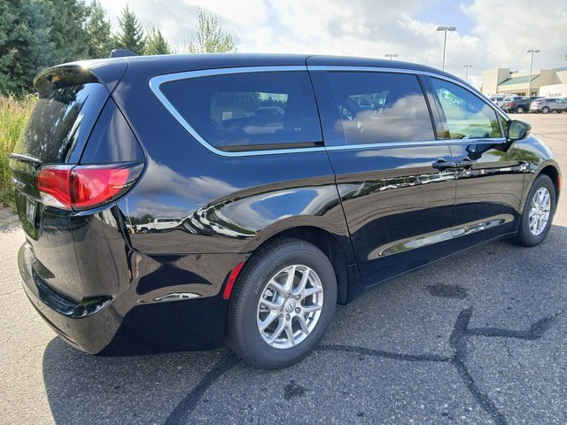 New 2026 Chrysler Voyager LX image 5