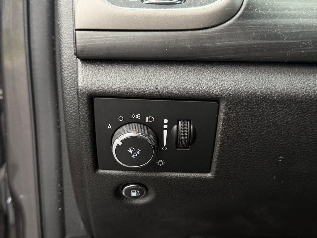 Used 2021 Jeep Grand Cherokee Laredo X RWD image 24