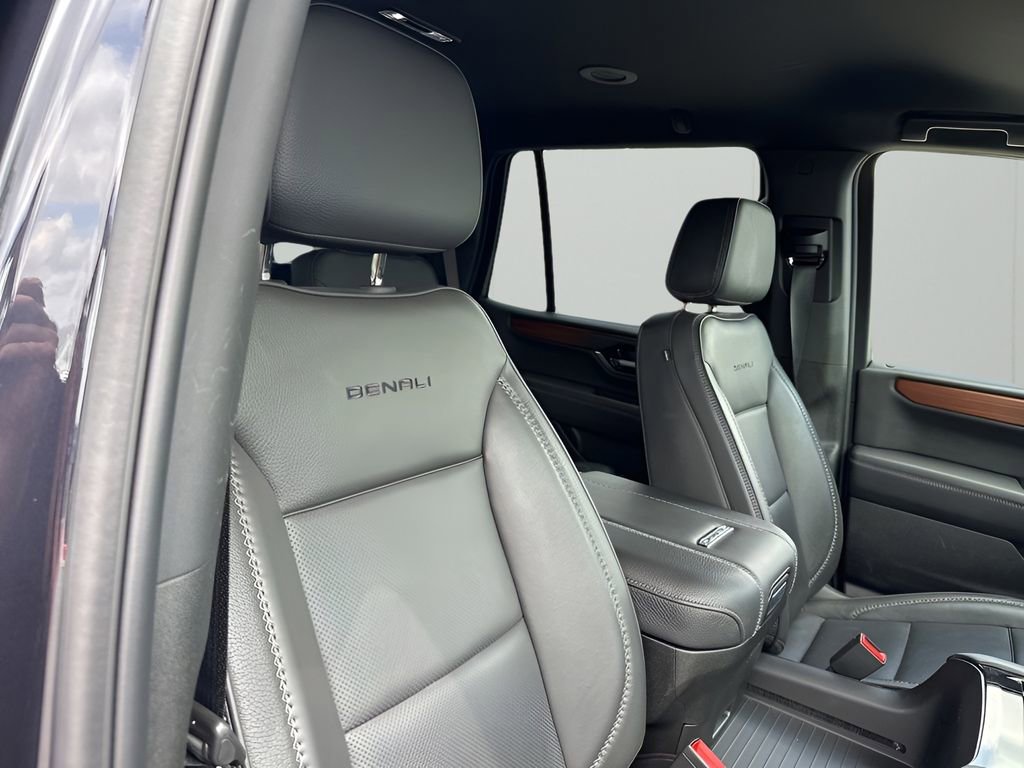 Certified 2025 GMC Yukon Denali AWD/4WD image 16