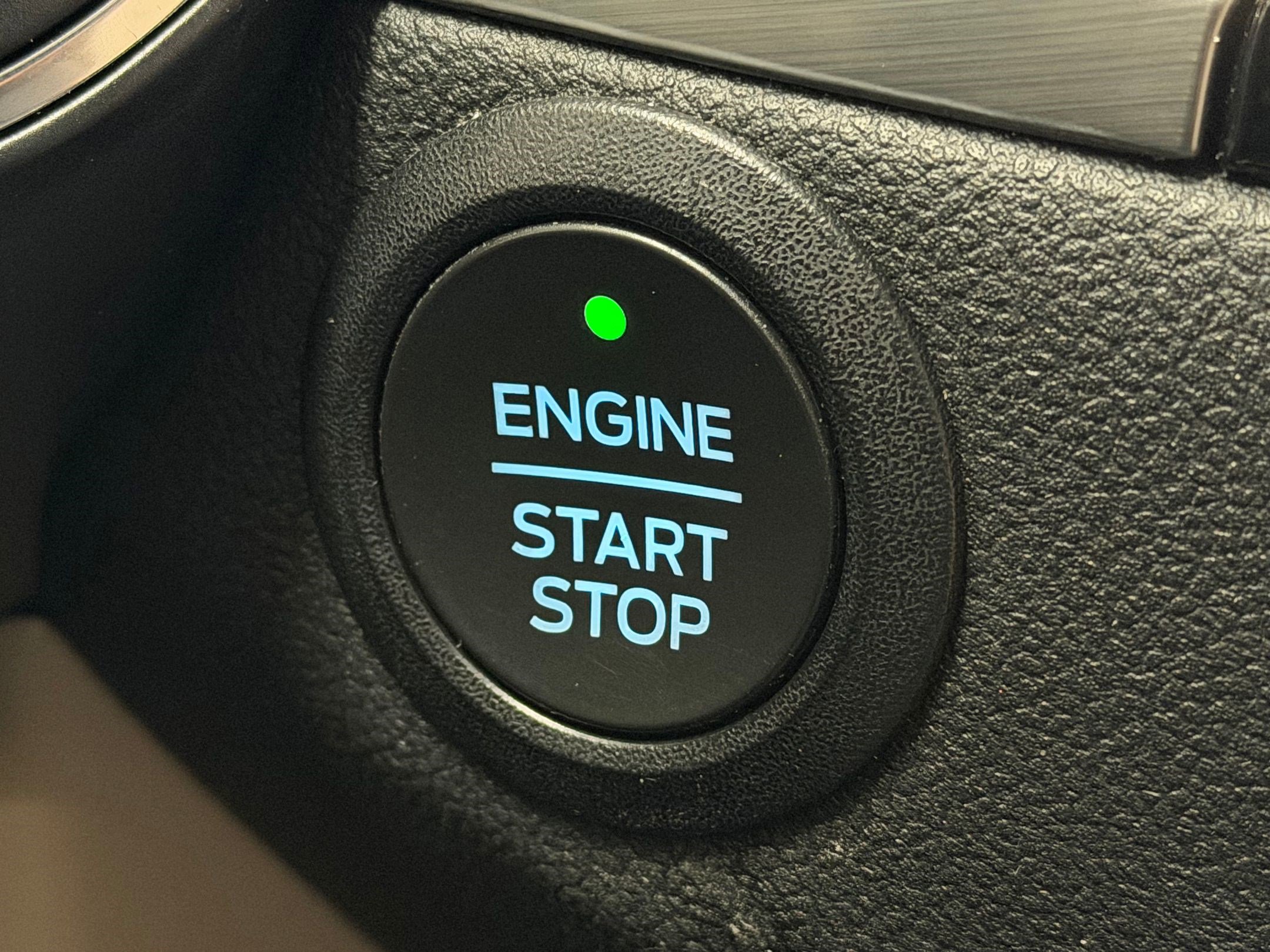 Used 2022 Ford Escape Titanium image 34