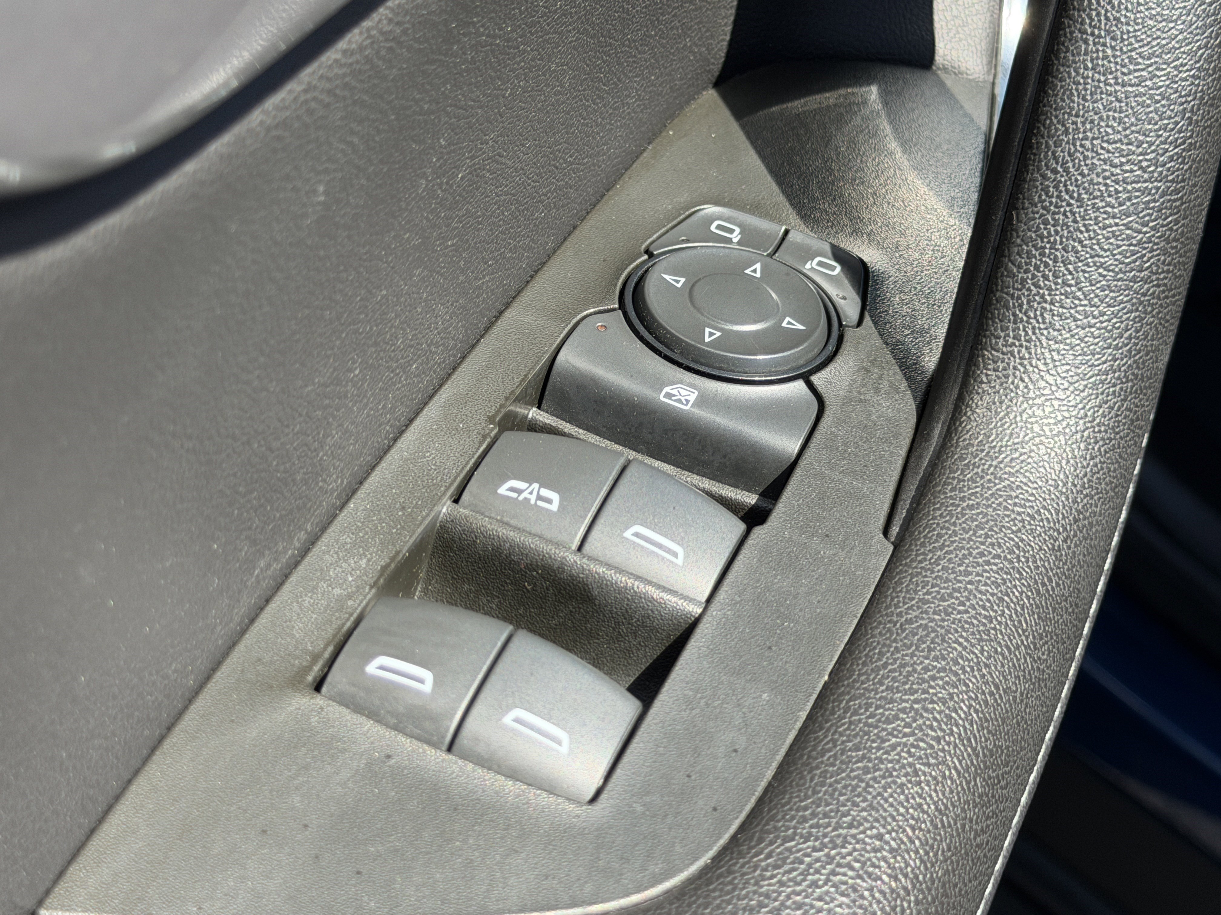 Used 2022 Chevrolet Blazer LT FWD image 14