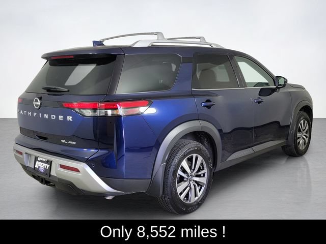 Used 2025 Nissan Pathfinder SL AWD/4WD image 3
