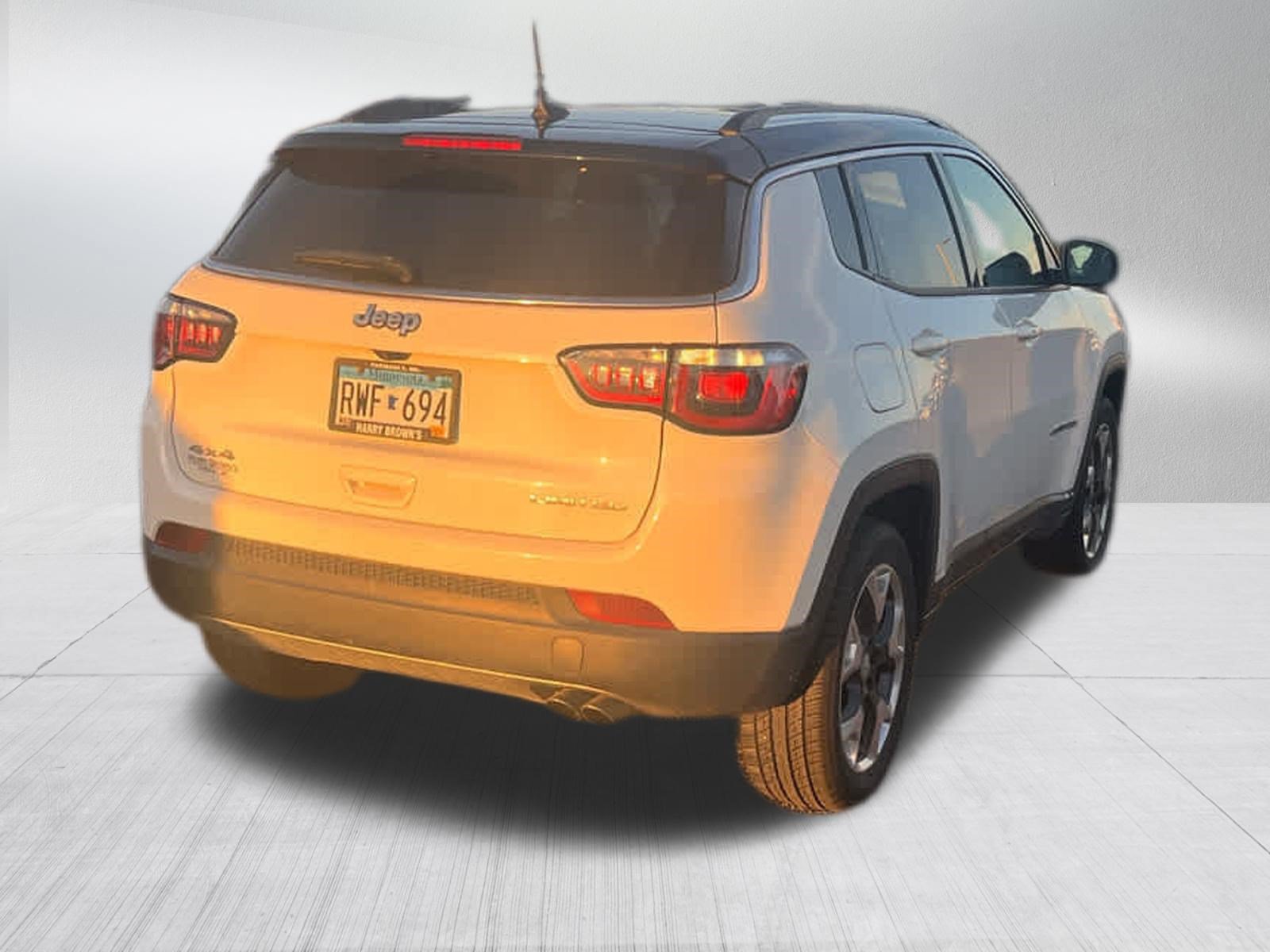 Used 2018 Jeep Compass Limited w/ Navigation Group AWD/4WD image 4
