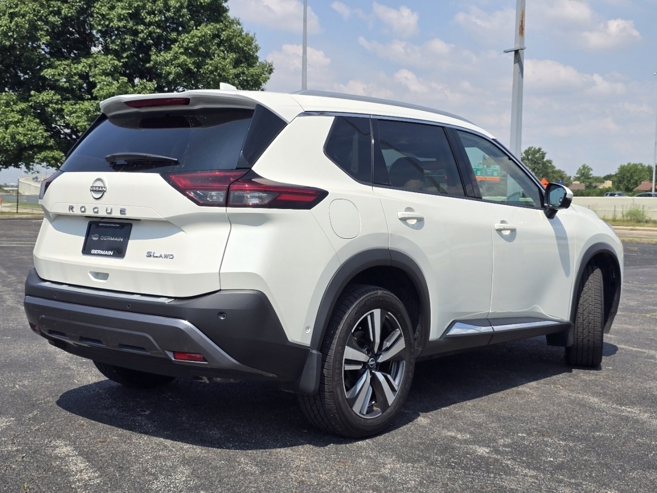 Used 2023 Nissan Rogue SL w/ SL Premium Package AWD/4WD image 17