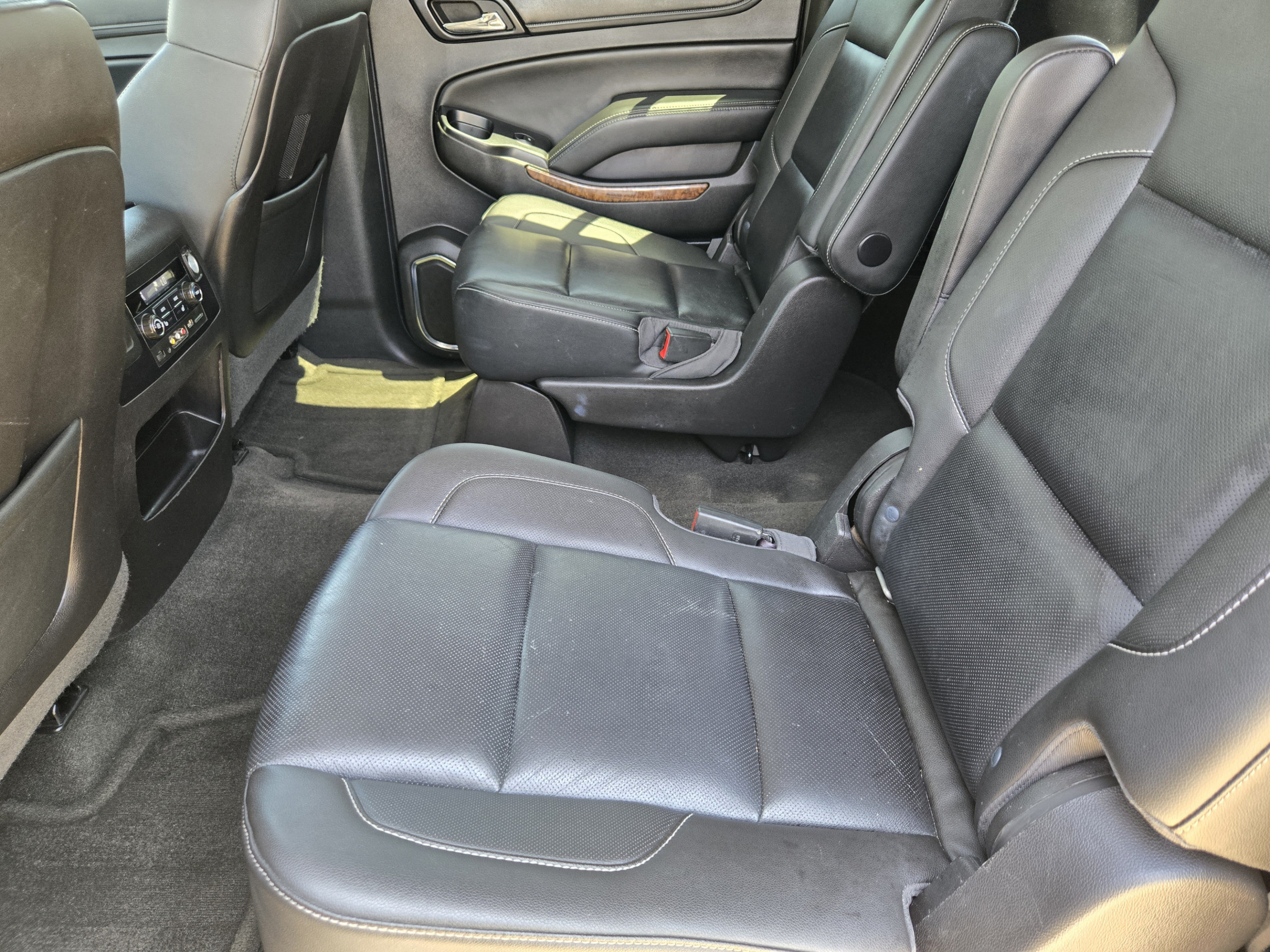 Used 2016 Chevrolet Suburban LTZ AWD/4WD image 28