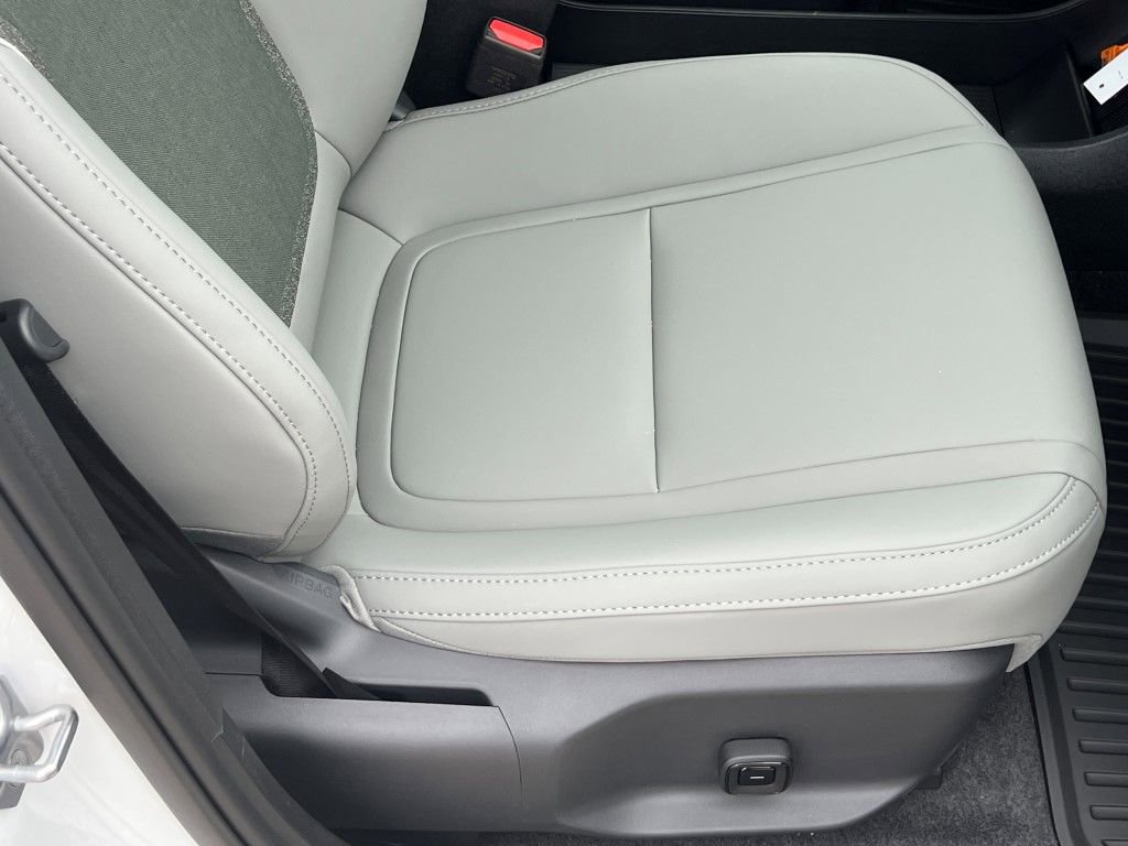 New 2026 Volvo EX30 Plus w/ Protection Package image 7