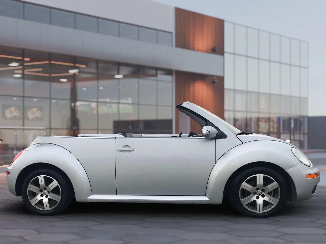 Used 2006 Volkswagen Beetle Convertible w/ Package 1 image 13
