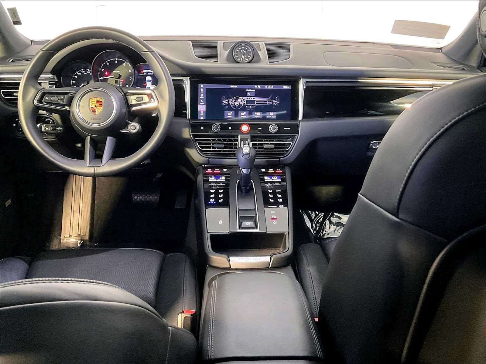 Certified 2026 Porsche Macan AWD/4WD image 14