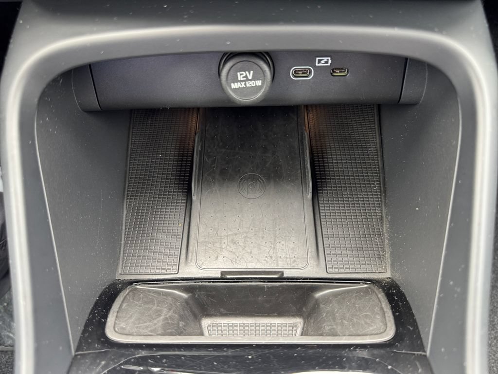 Certified 2026 Volvo XC40 B5 Plus AWD/4WD image 19