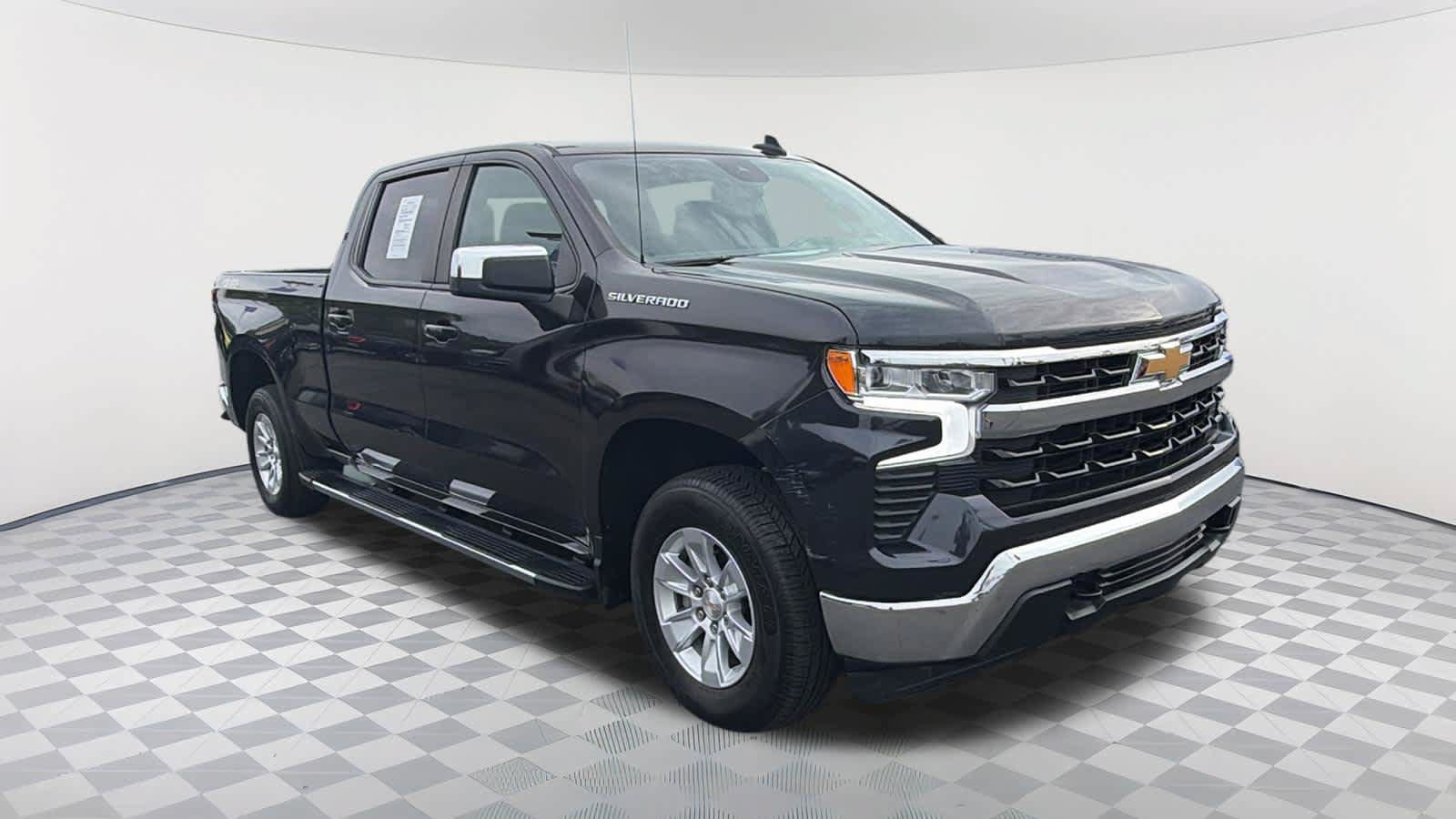 Used 2024 Chevrolet Silverado 1500 LT w/ Protection Package AWD/4WD image 3