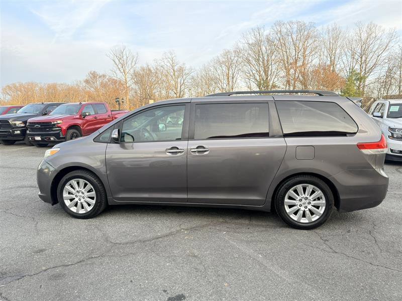 Used 2013 Toyota Sienna Limited w/ Premium Pkg image 8