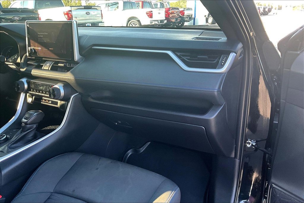 Used 2024 Toyota RAV4 SE AWD/4WD image 16