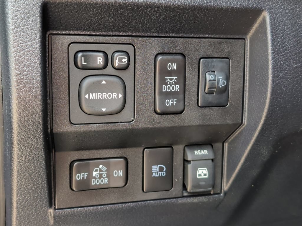Used 2018 Toyota Tundra Platinum AWD/4WD image 14