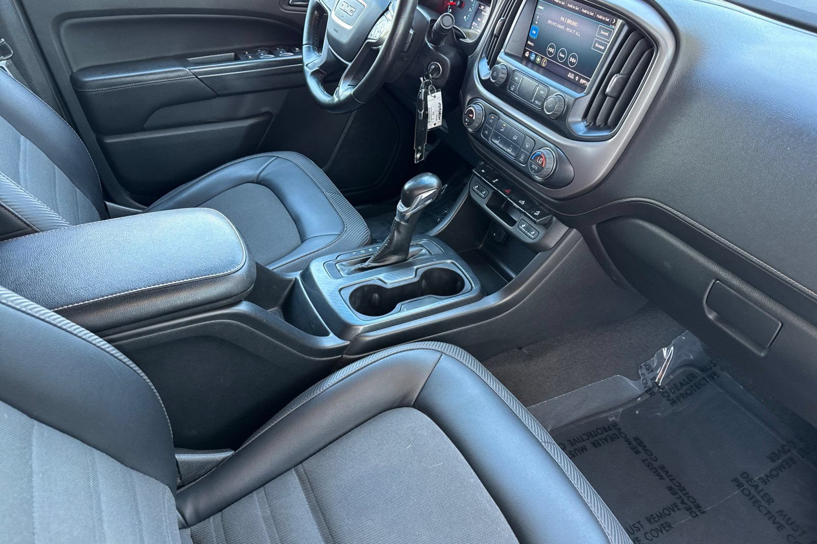 Certified 2022 GMC Canyon AT4 w/ Trailering Package AWD/4WD image 16