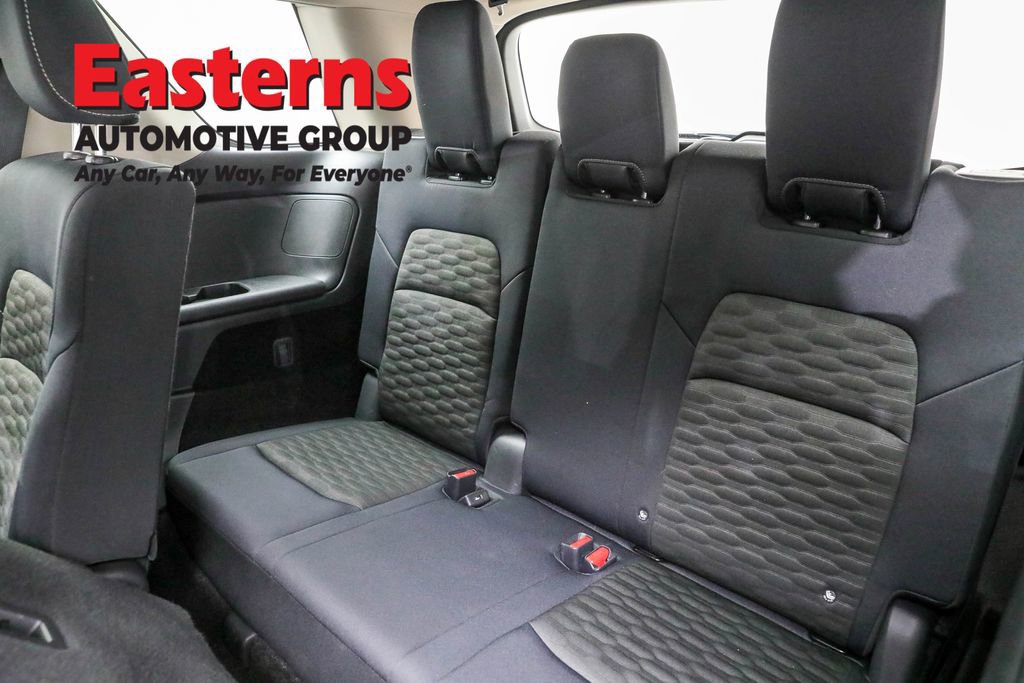Used 2024 Nissan Pathfinder S image 26