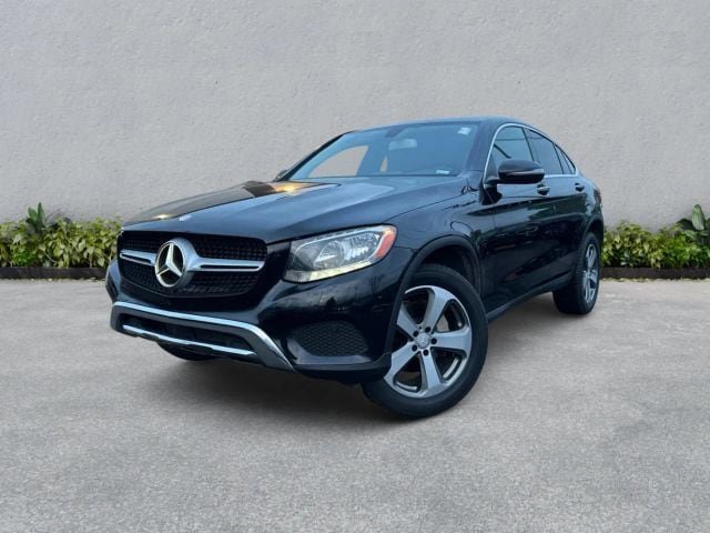 Used 2017 Mercedes-Benz GLC 300 4MATIC image 2