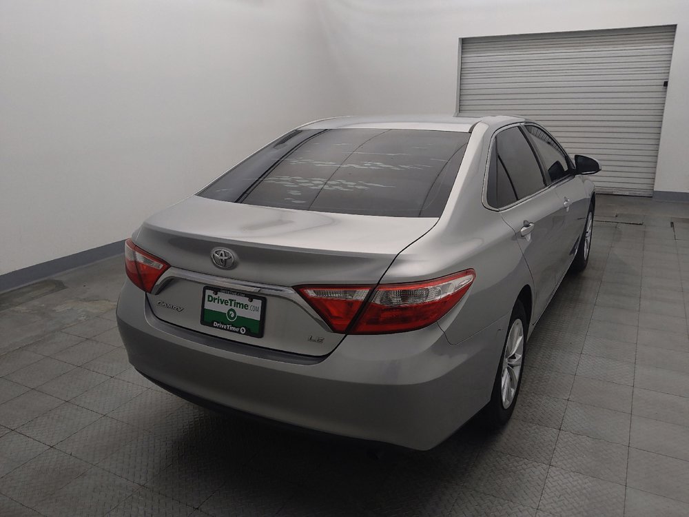 Used 2015 Toyota Camry LE FWD image 7