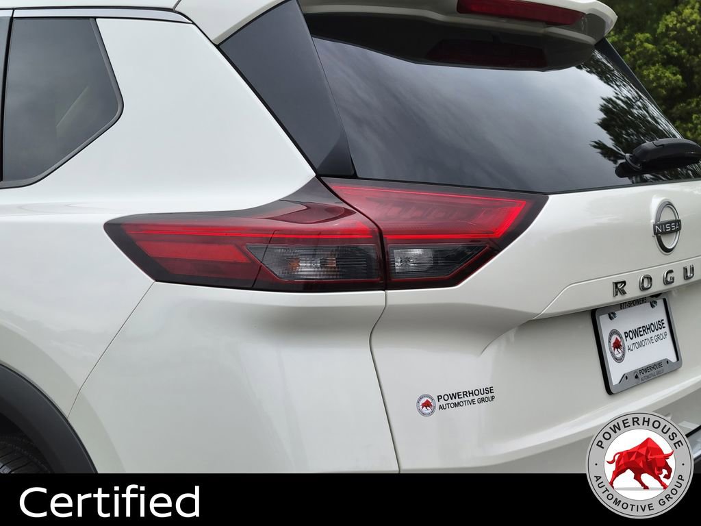 Used 2023 Nissan Rogue SV image 13