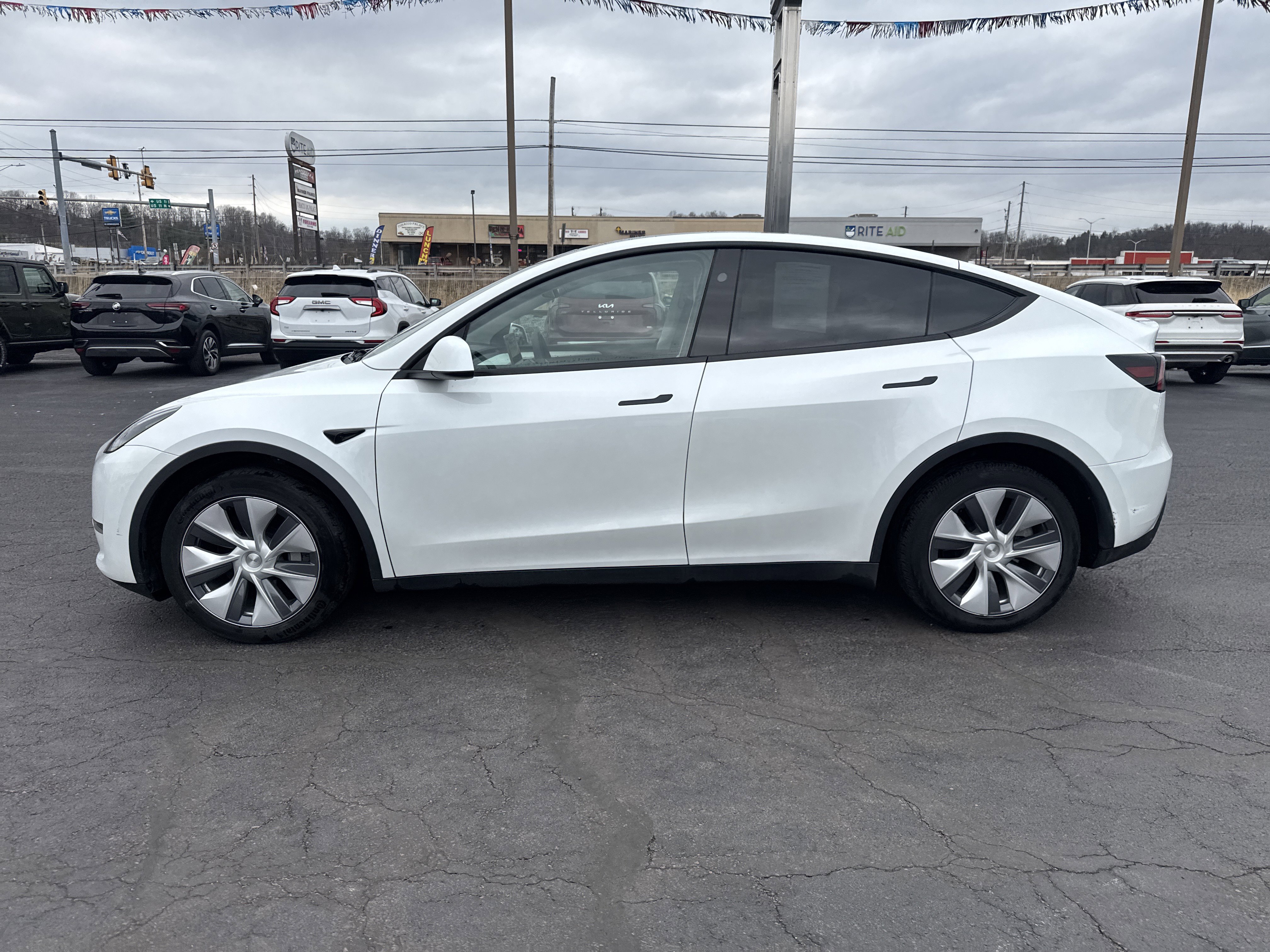 Used 2023 Tesla Model Y Long Range image 8