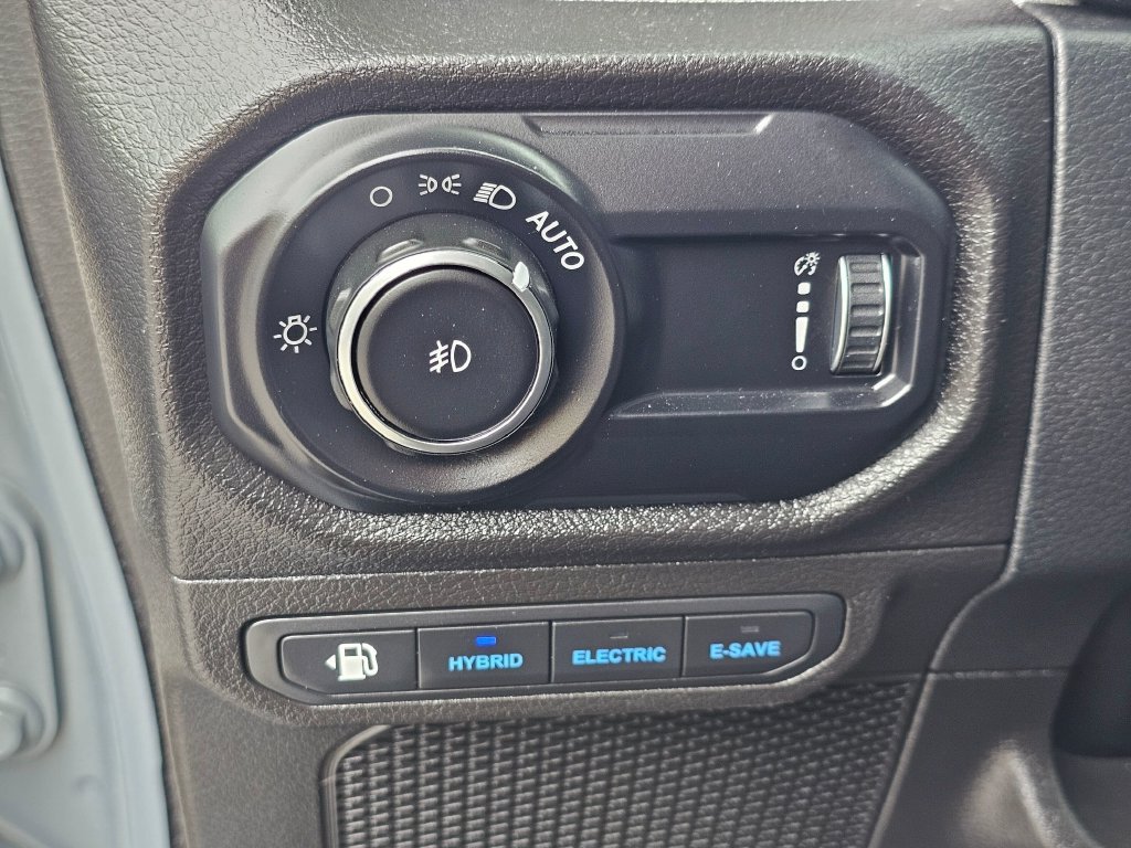 Used 2024 Jeep Wrangler Unlimited AWD/4WD image 31