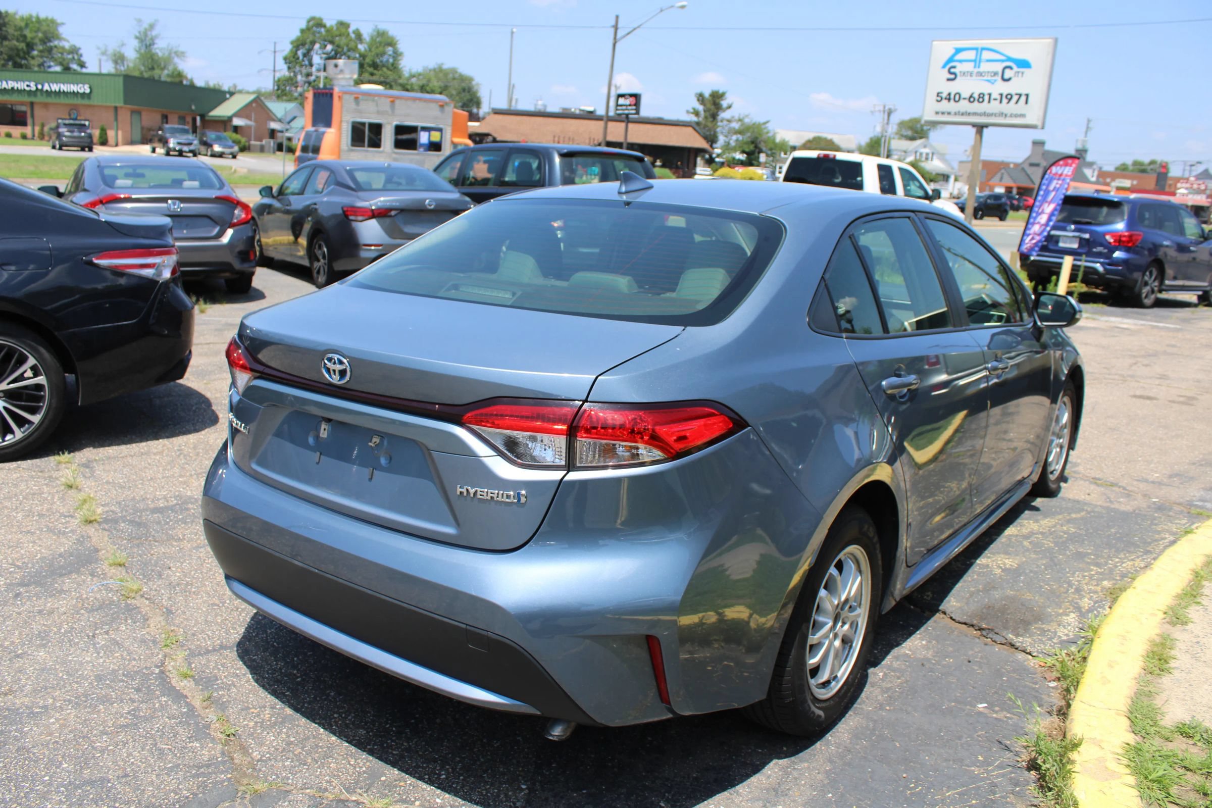 Used 2022 Toyota Corolla LE FWD image 8