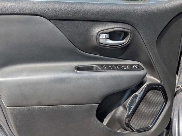 Used 2023 Jeep Renegade Altitude image 12