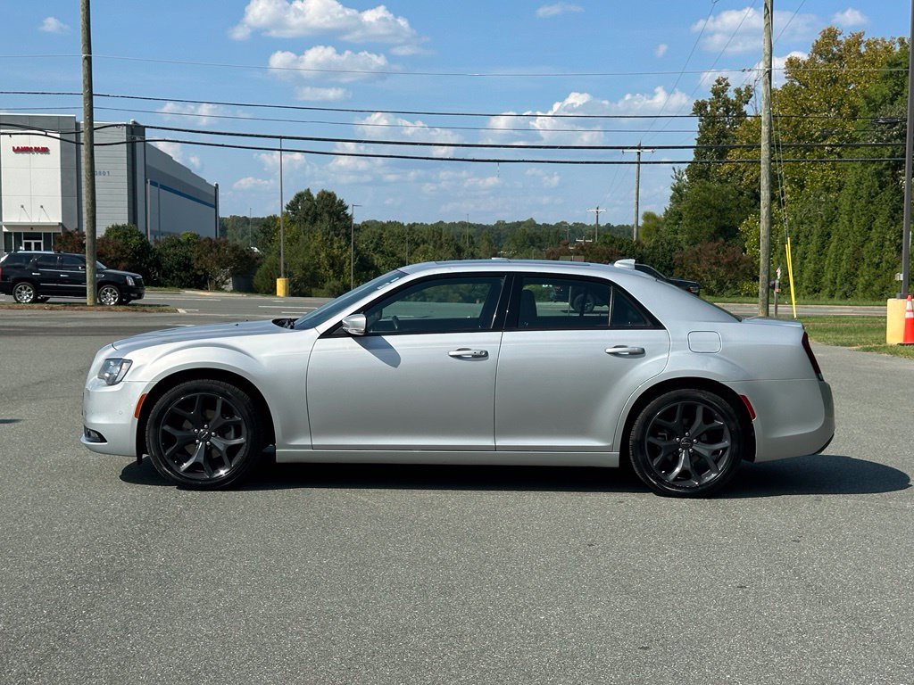 Used 2022 Chrysler 300 S RWD image 3
