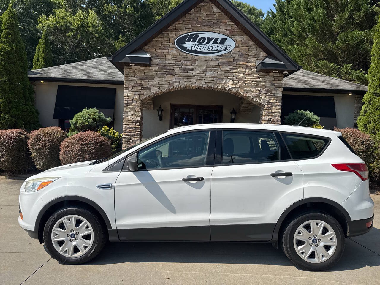 Used 2016 Ford Escape S FWD image 1
