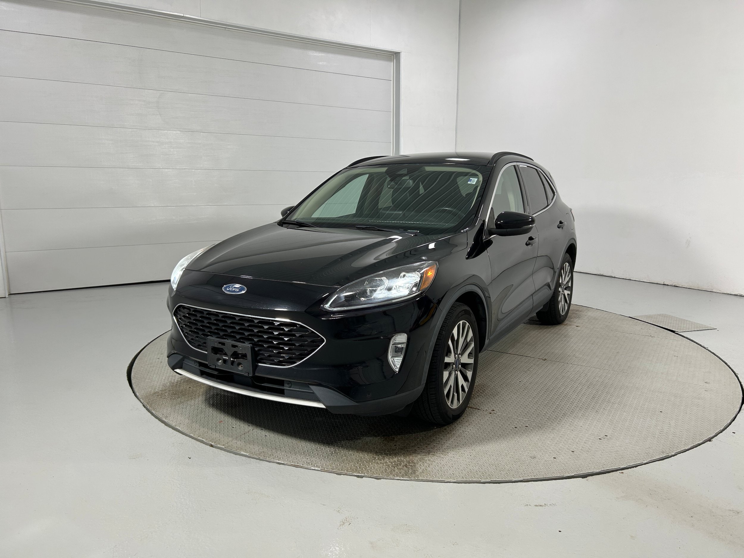 Used 2020 Ford Escape Titanium AWD/4WD image 21