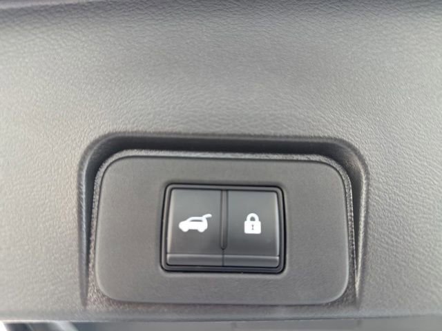 Used 2023 Nissan Rogue SV w/ SV Premium B Package AWD/4WD image 18