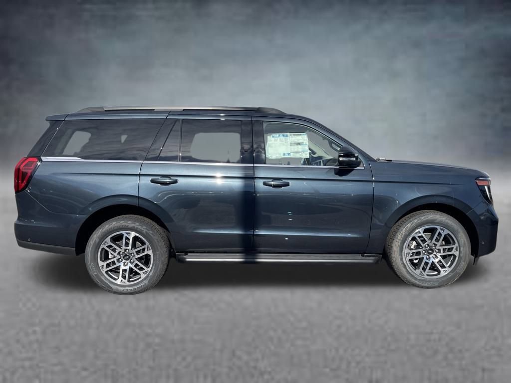 New 2025 Ford Expedition Active image 4