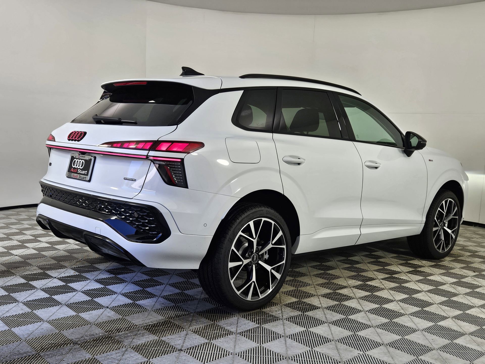 New 2026 Audi Q3 quattro 2.0T AWD/4WD image 7