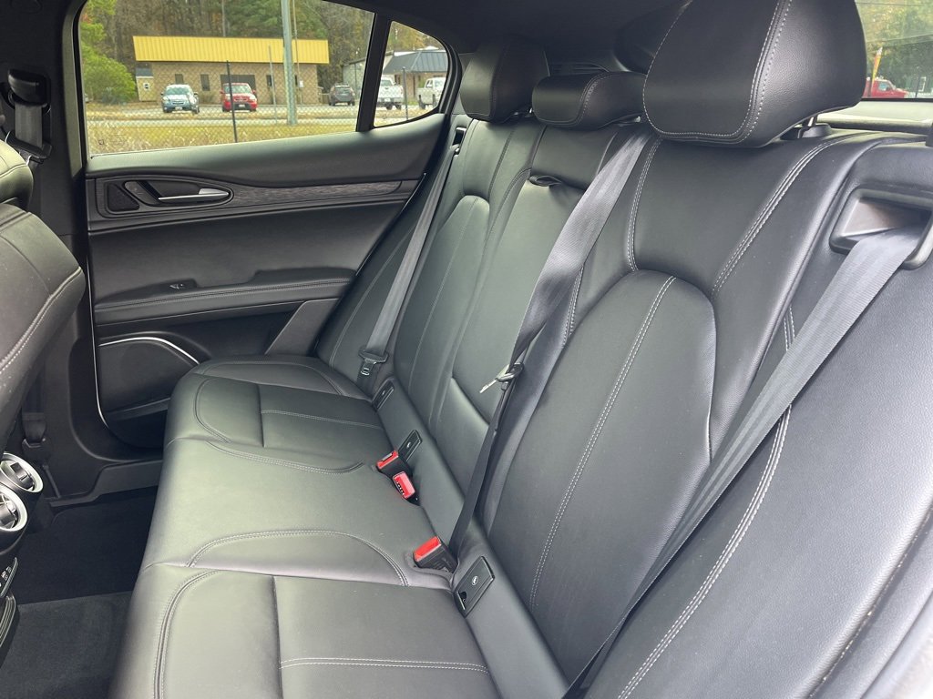 Used 2022 Alfa Romeo Stelvio Sprint image 24