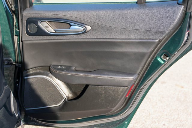 Used 2020 Alfa Romeo Giulia w/ Nero Edizione image 15