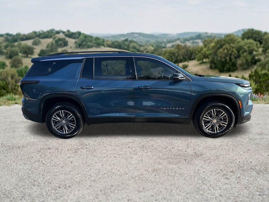 Used 2024 Chevrolet Traverse LT FWD image 13