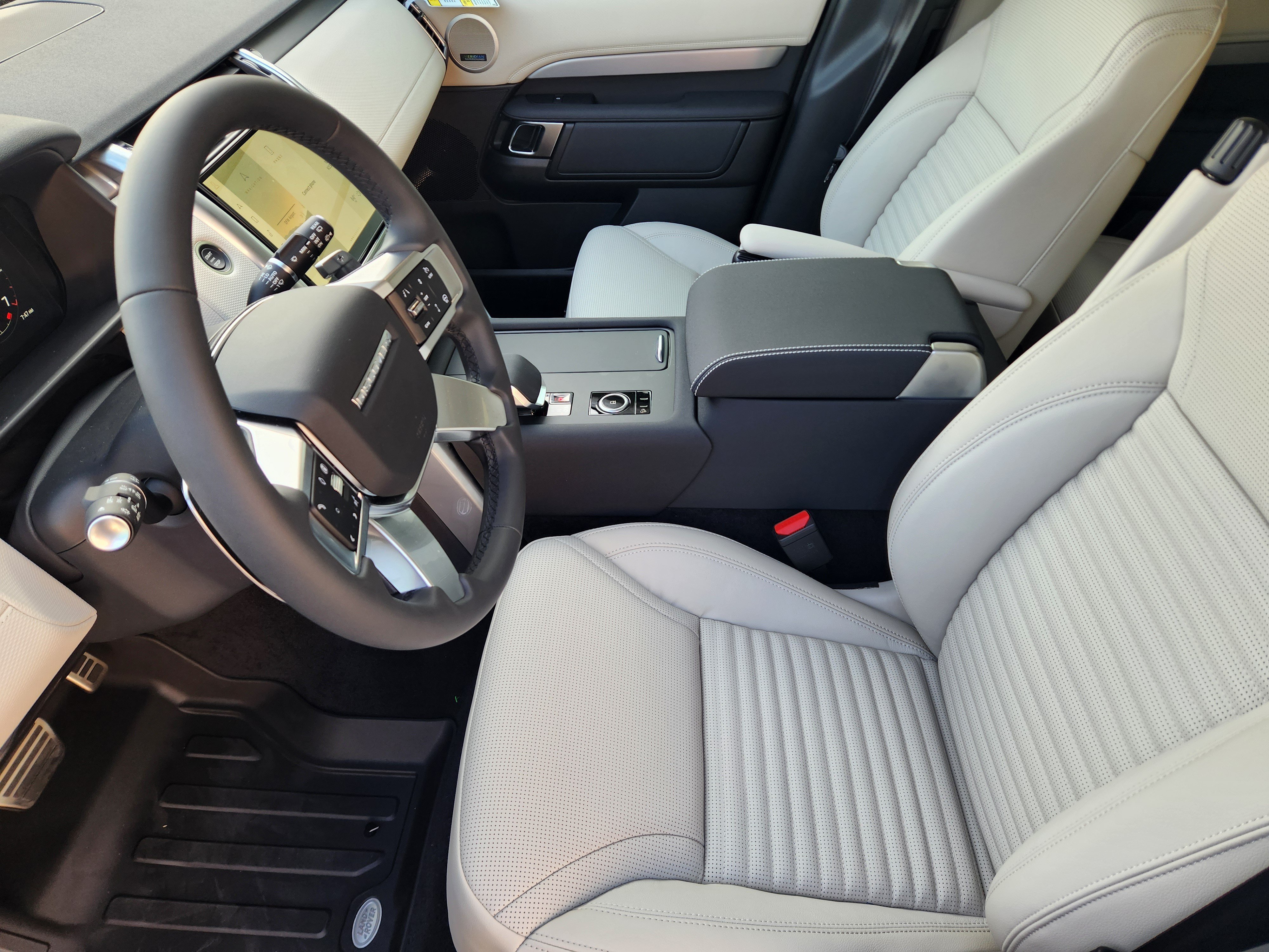New 2026 Land Rover Discovery Dynamic SE AWD/4WD image 8