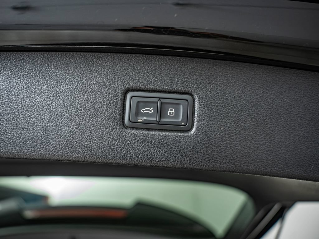 Used 2025 Audi SQ7 Prestige AWD/4WD image 51