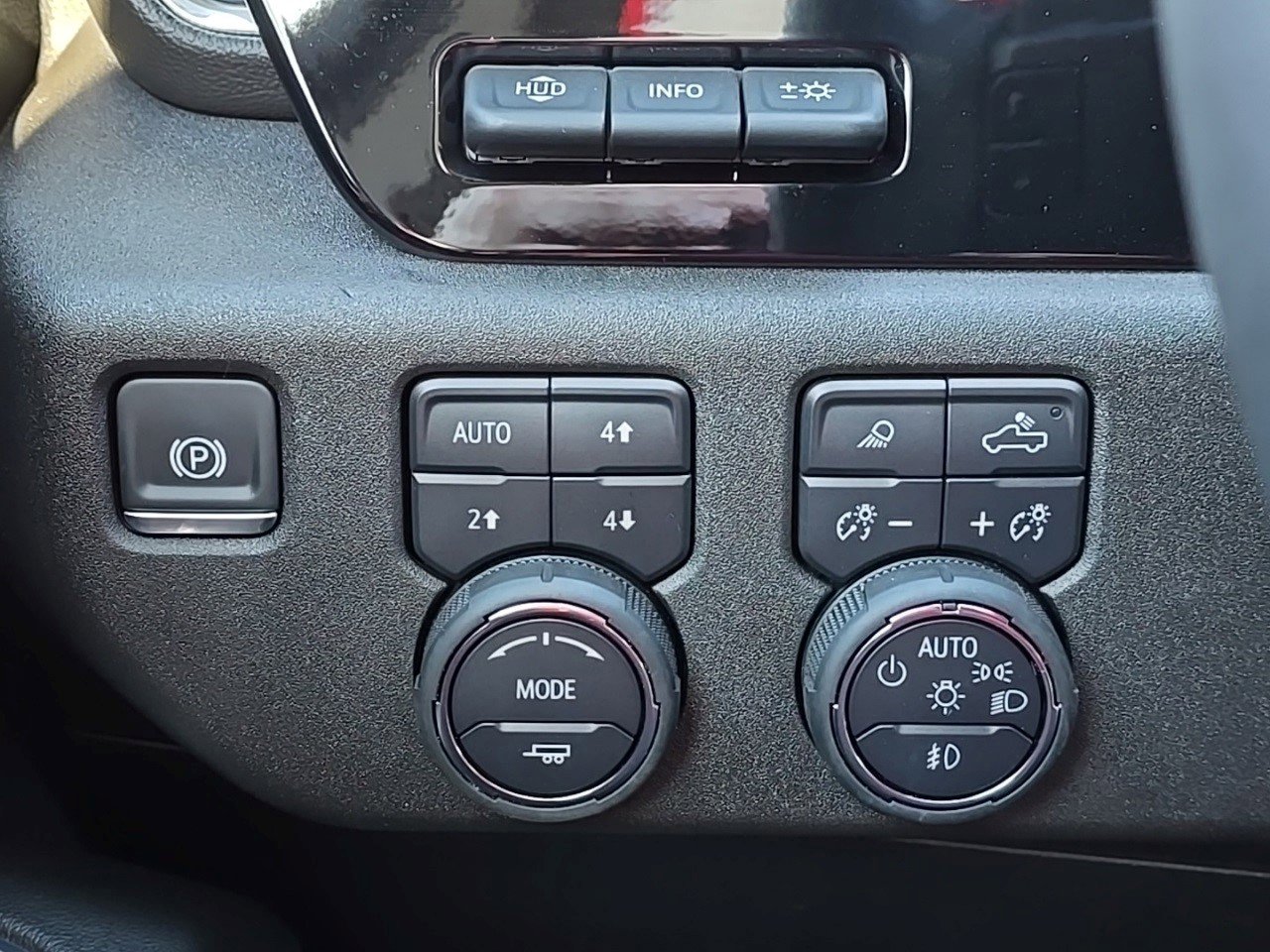 Certified 2025 Chevrolet Silverado 1500 LTZ w/ LTZ Premium Package image 27