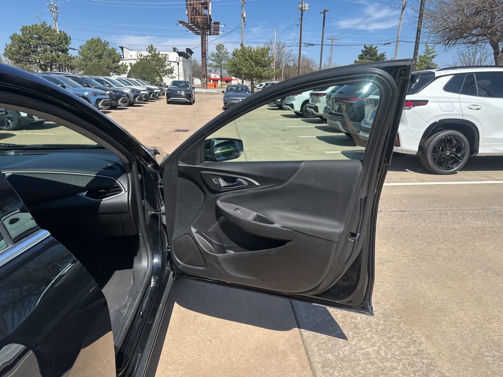 Used 2024 Chevrolet Malibu LT image 19