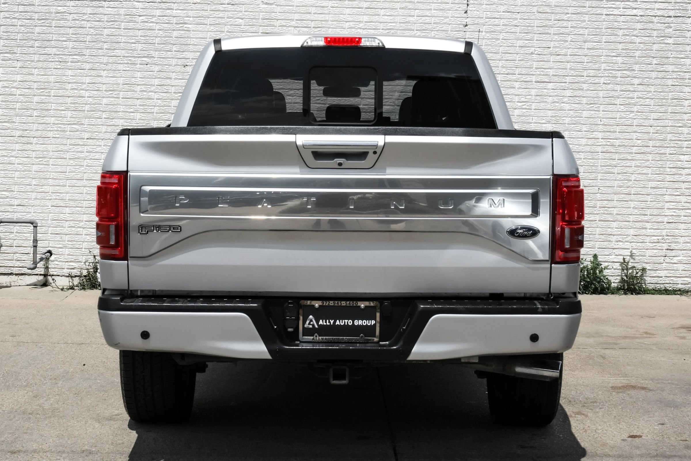 Used 2015 Ford F150 Platinum w/ Equipment Group 701A Luxury RWD image 9