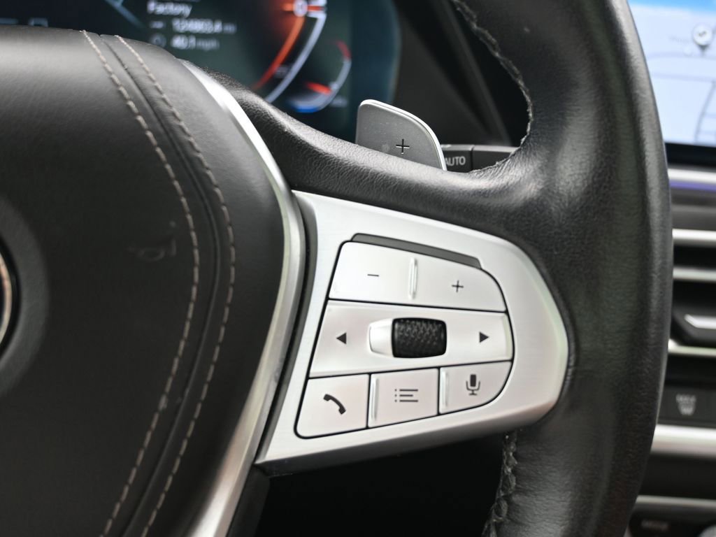 Used 2022 BMW X7 xDrive40i w/ Executive Package image 21